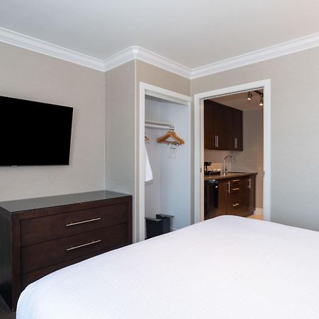 Sandman Signature Edmonton South Hotel Dış mekan fotoğraf