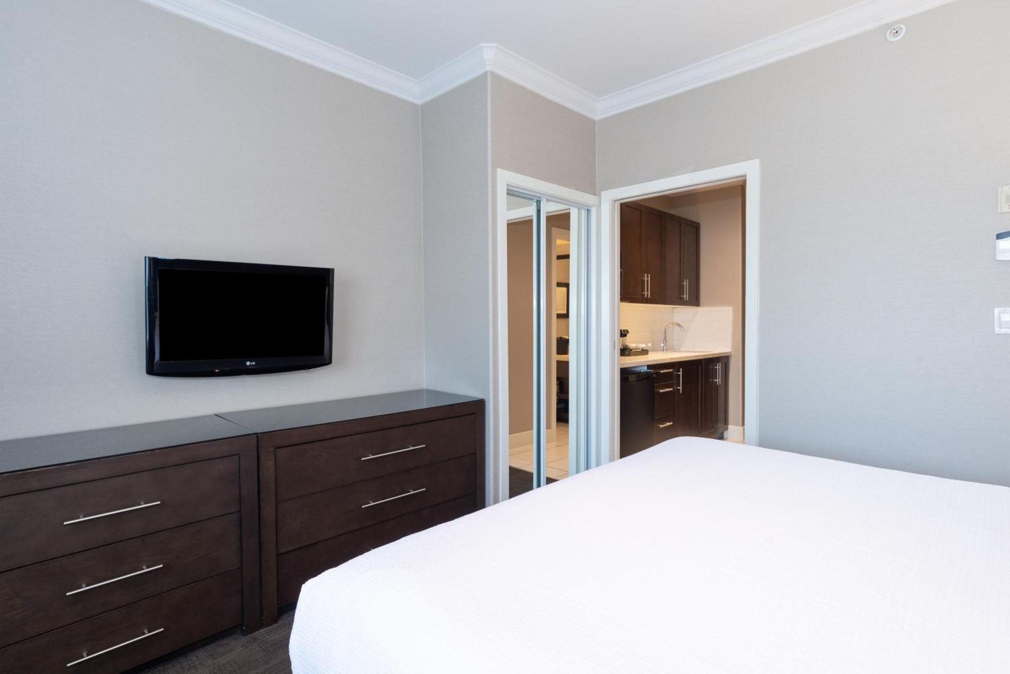 Sandman Signature Edmonton South Hotel Dış mekan fotoğraf